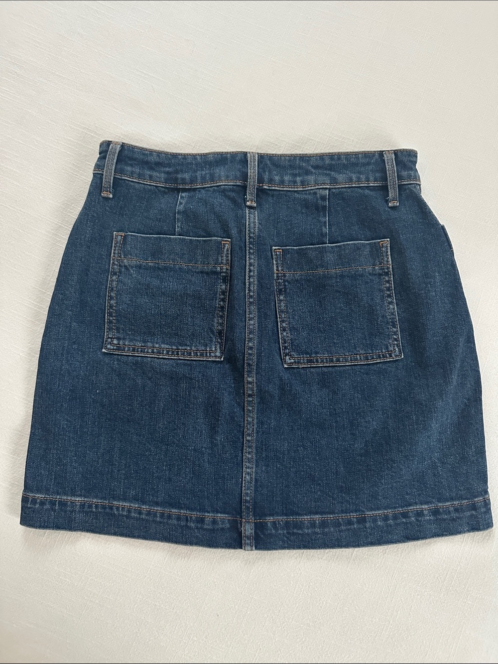 Old Navy Dark Blue Denim Mini Skirt with Panel Pockets Size 2 - Picture 2 of 4